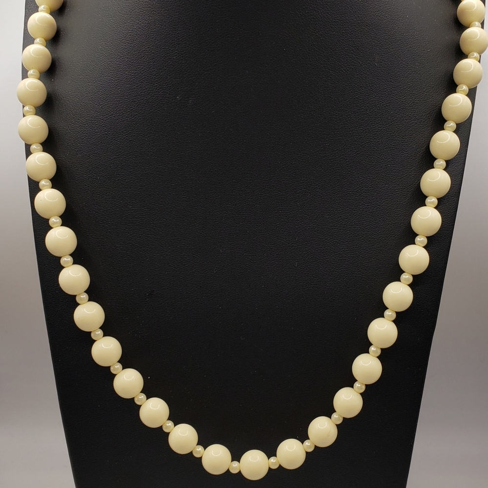 Vintage Cream Acrylic Beaded Necklace Faux Off-White Opaque Barrel Clasp Jewelry